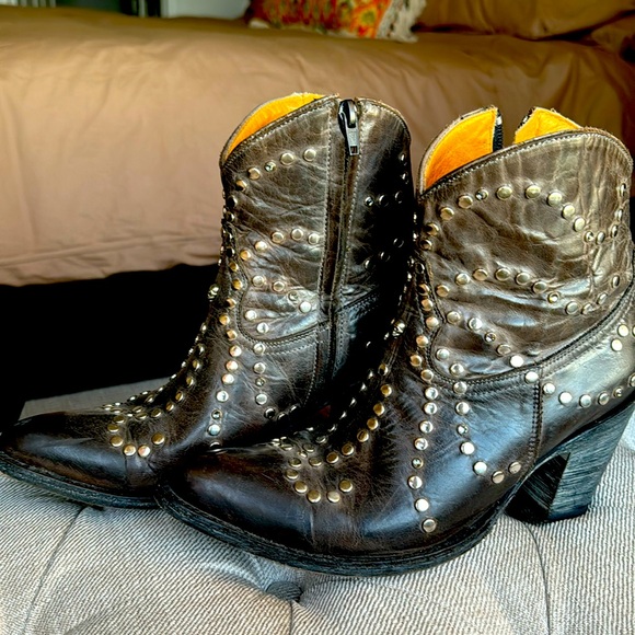 Ankle studded, dark brown leather, cowboy boots by OLD GRINGO. - Picture 1 of 16